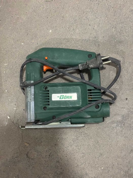 Sprzedam wyrzynarkę BORN