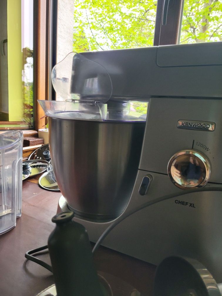 Bogaty zestaw Kenwood Chef XL KVL40