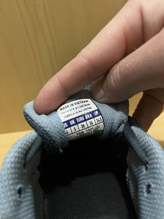 Волейбольные кроссовки mizuno