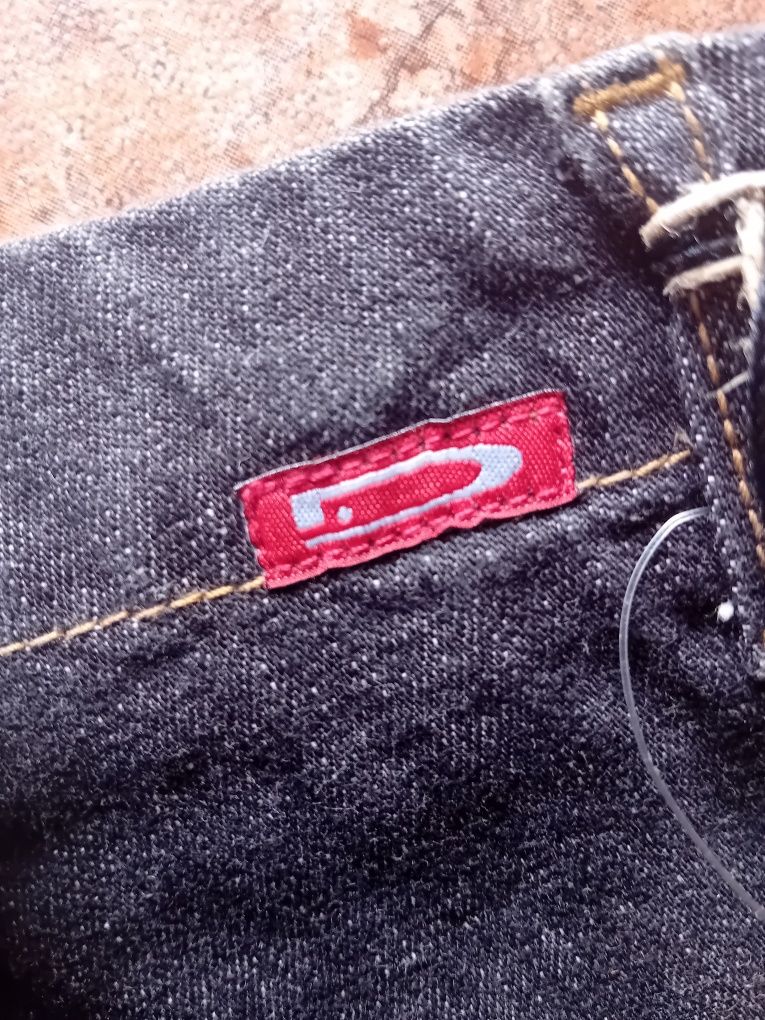 Calça nova.       .
