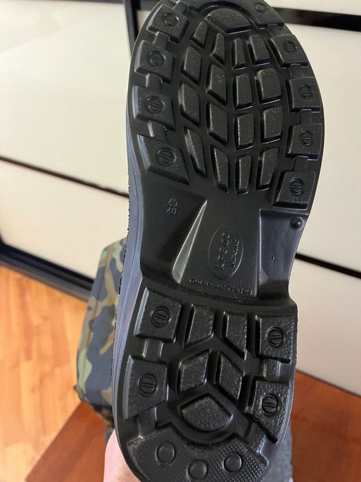 Продам чоловічі резинові чоботи