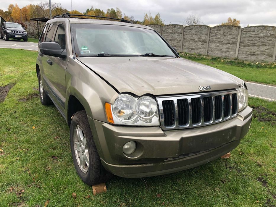 Jeep Grand Cherokee 4x4 LAREDO 2006r. 3.7 V6 Pb + LPG - uszkodzony