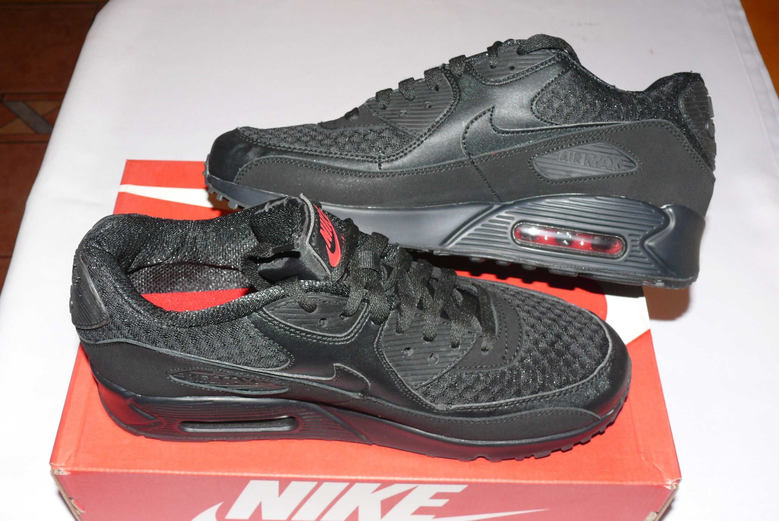 Buty Nike Air Max 90 Essential 537384 rozmiar 44 EU  28 CM