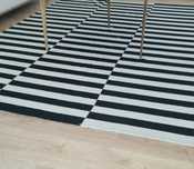 STOCKHOLM Tapate preto e branco
Tapete, tecelagem plana,