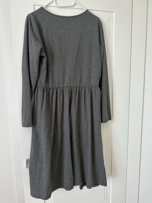 Красива сукня темно сірого кольору