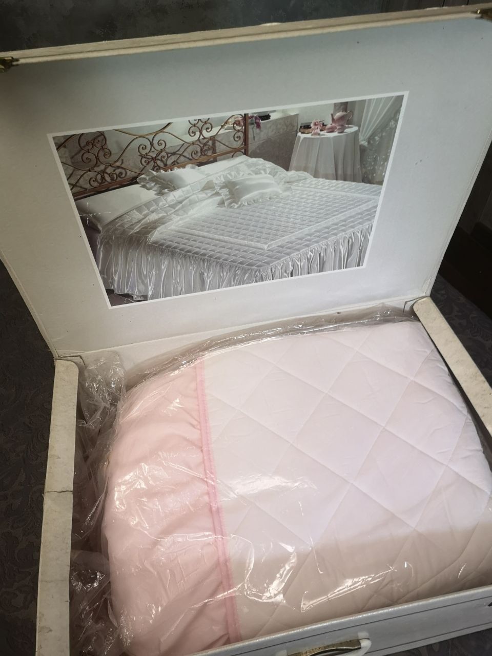 Покрывало на двуспальную кровать  Biancheria Italiana декор подушка