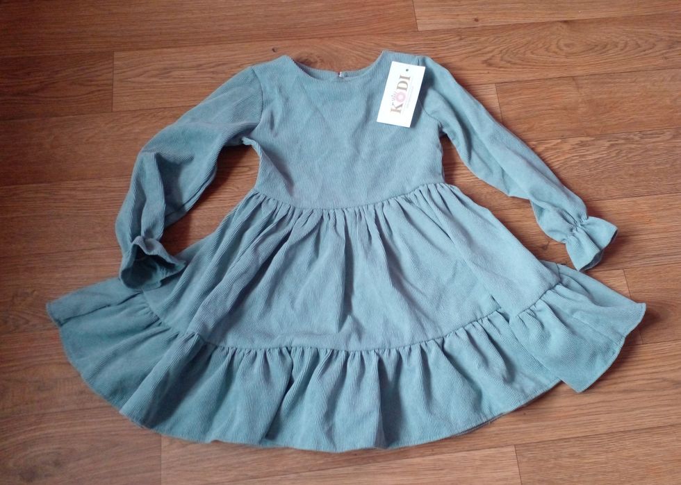 Плаття нарядне весна-осінь на дівчинку 98 розмір