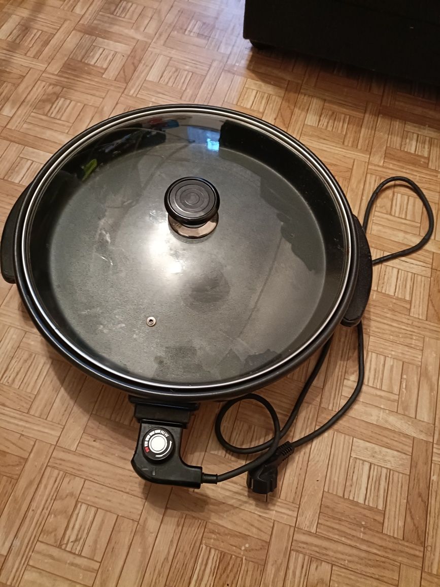Elektryczna patelnia do pizzy