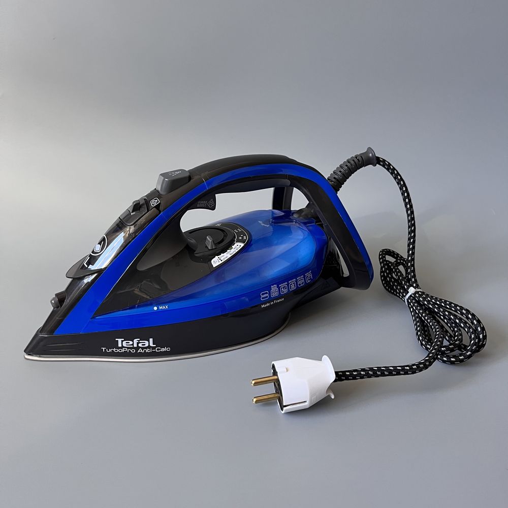 Парова Праска (Утюг) з подошвою Tefal FV 5648 ,2600 Вт