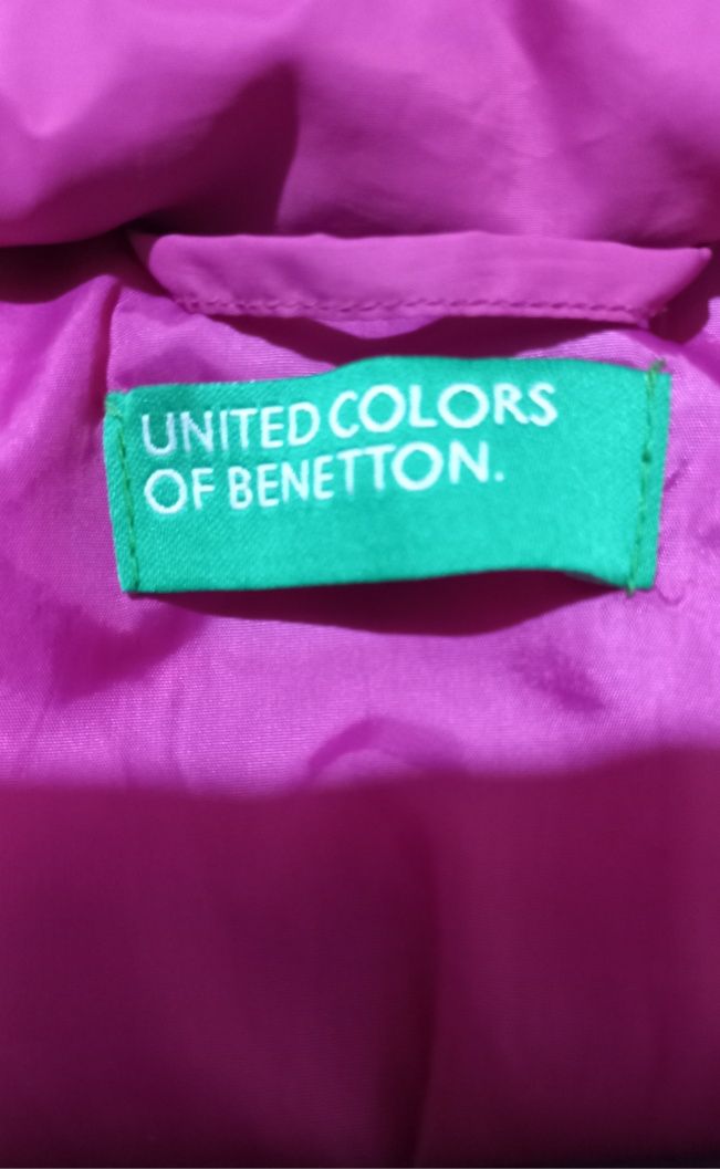 Casaco da Benetton impermeável e acolchoado com capuz