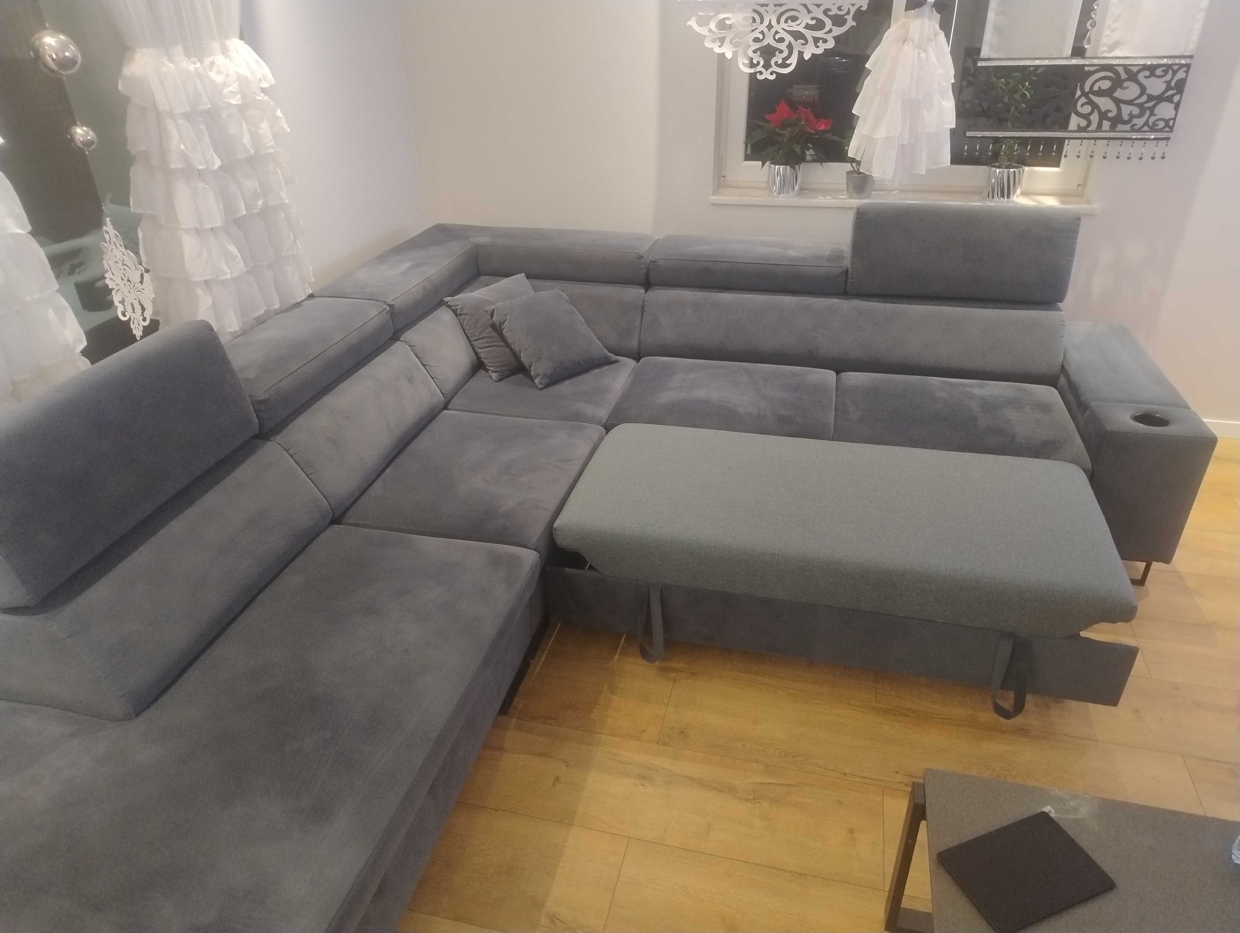 Duży narożnik z funkcją spania
