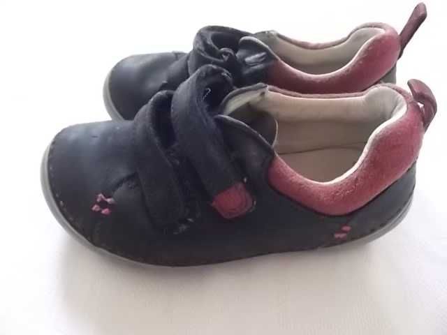Sapatos para meninos Clarks First Shoes Tamanho 24 EU, 7 UK, 14,2cm