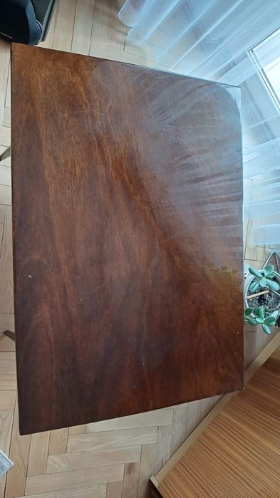 Stolik drewniany pod telewizor