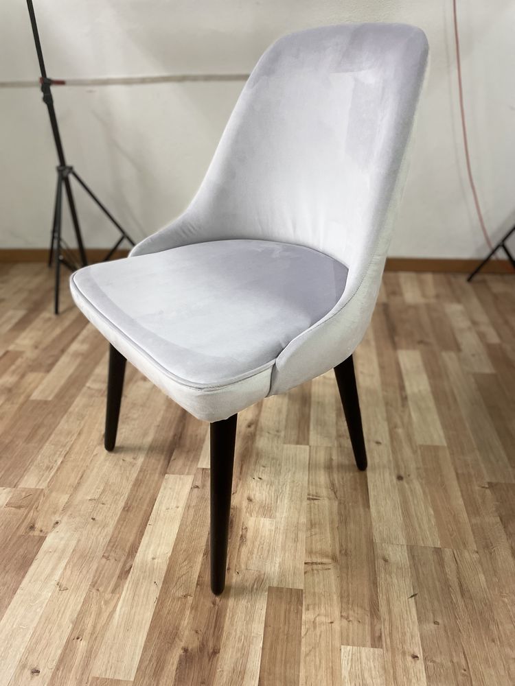 Krzesło tapicerowane glamur velvet lawenda do toaletki