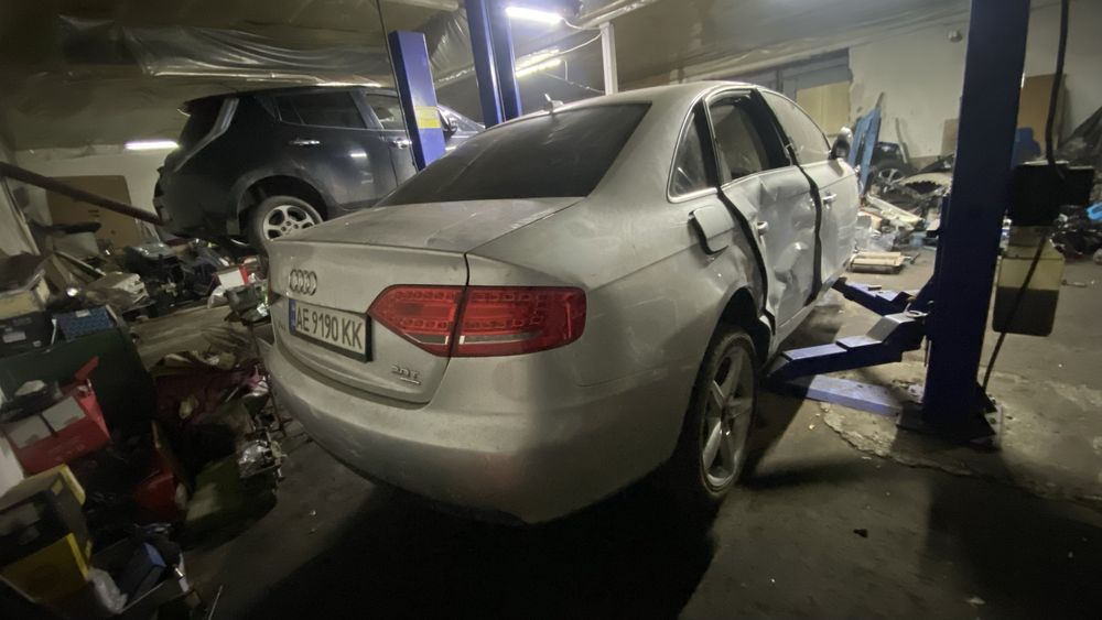 Audi a4b8 2.0t  квадро 2011г