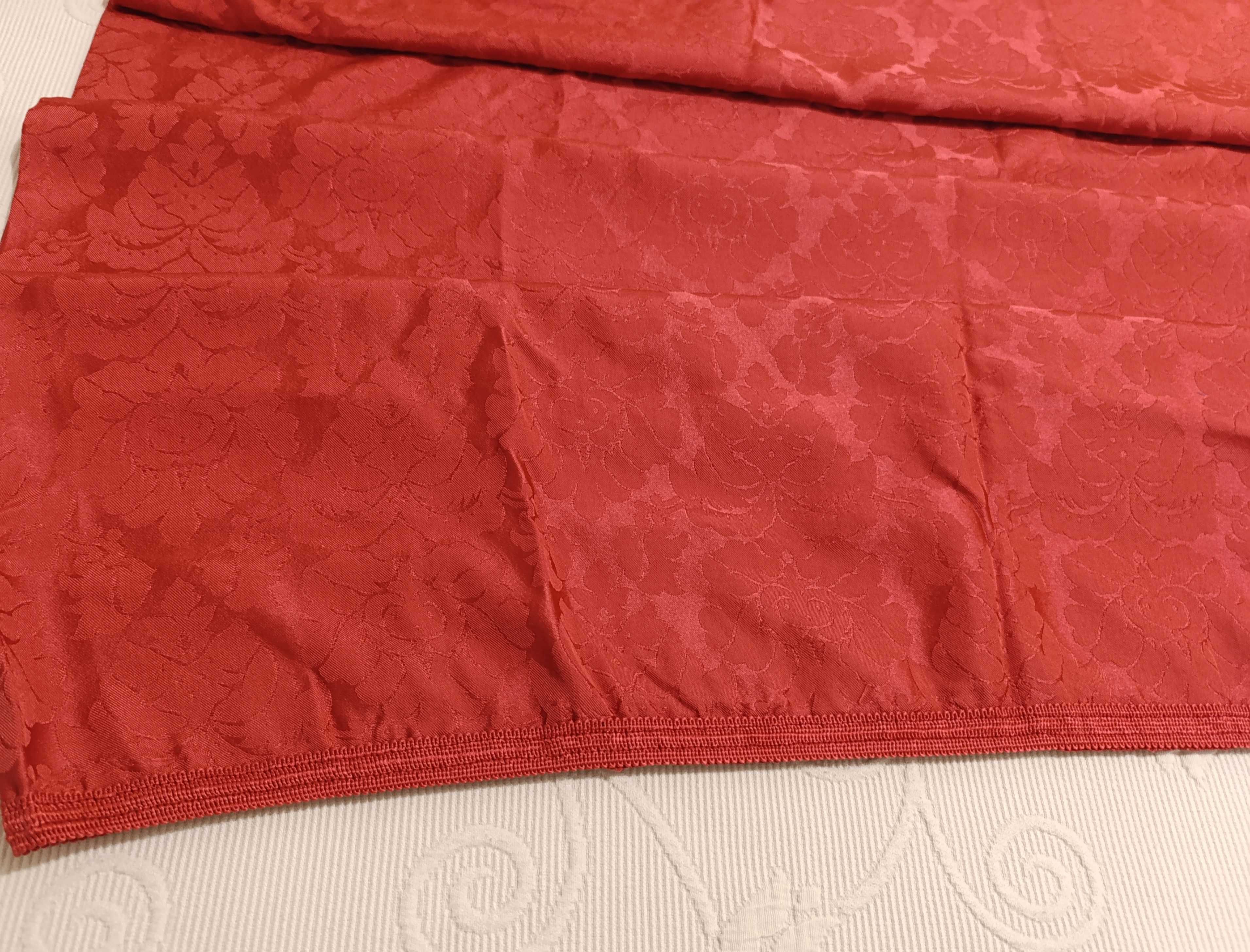 Colcha Casal, seda, franja em espiral, vermelha - 2,10 X 2,25 metros