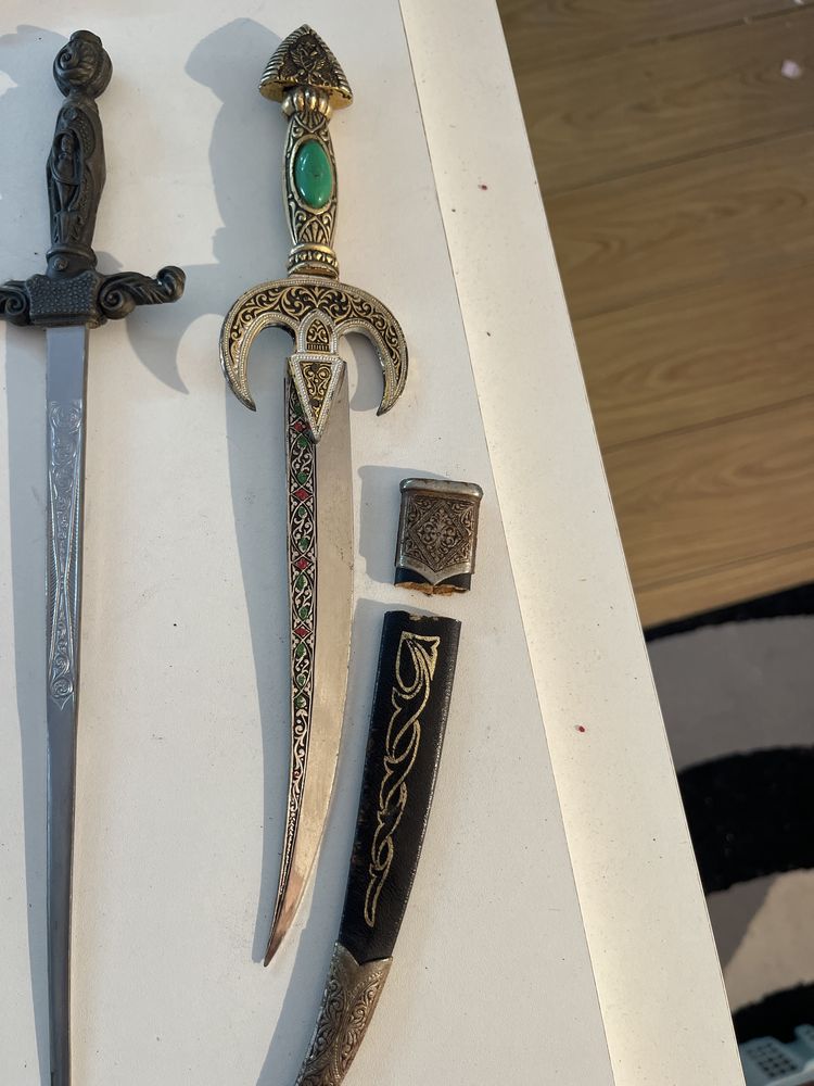 Conjuntos de 3 espadas