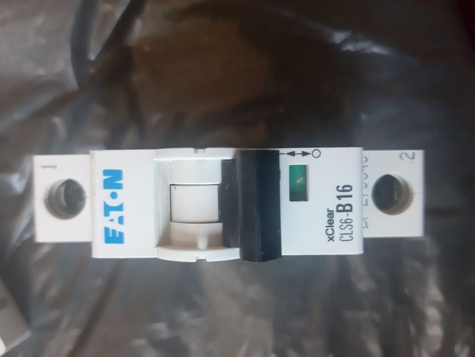 Sprzedam  esy c16 27 sztuk b10 7 sz wylaczniki 3 fazowe potrujne 2 szt