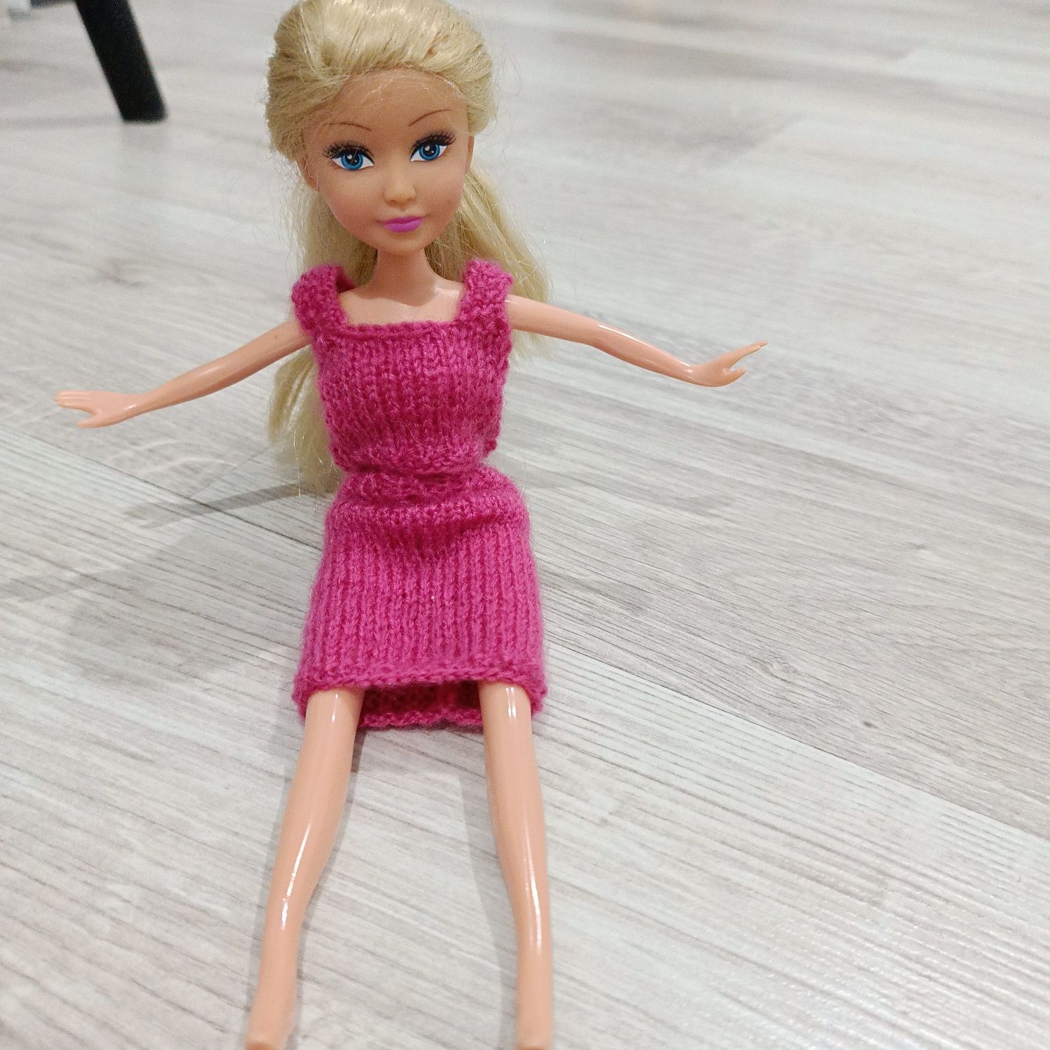 Lalka Barbie z ubrankiem