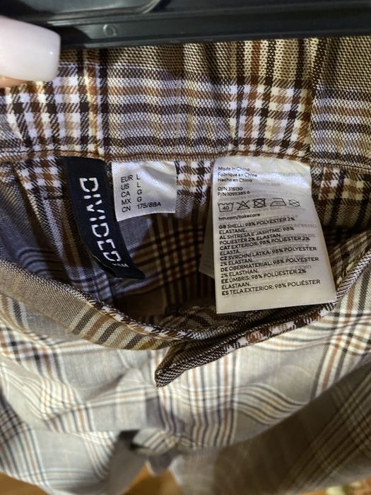 Calças novas Divided, tamanho L