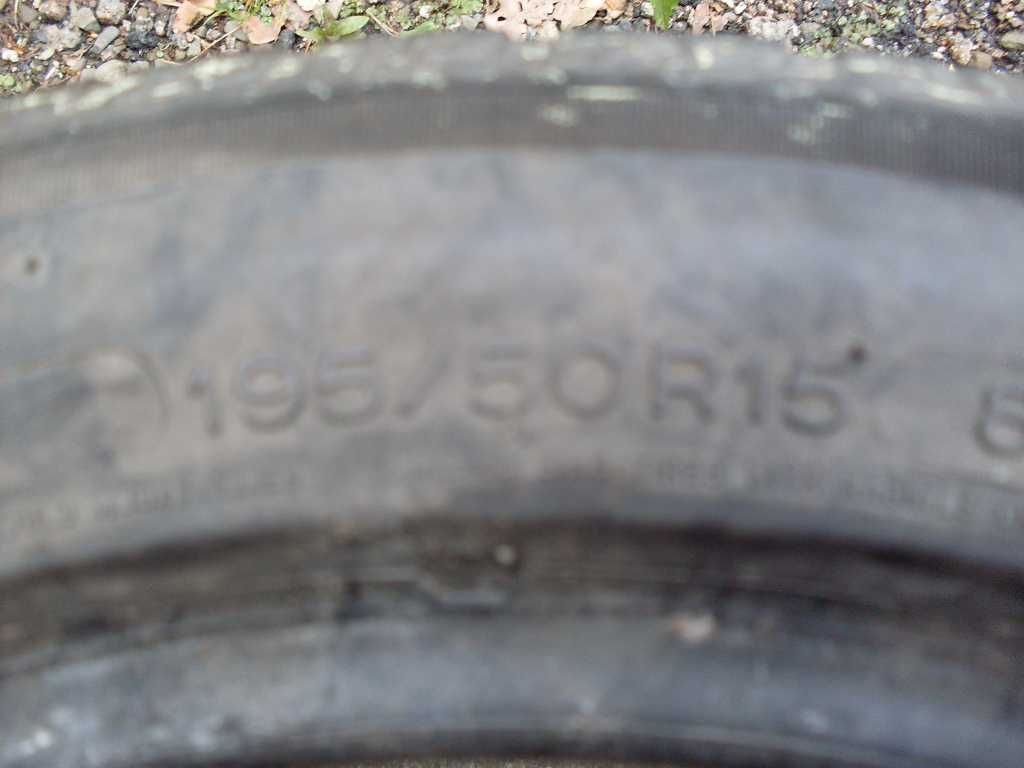 Opony 2 szt Godiear g-grip  195/50r15