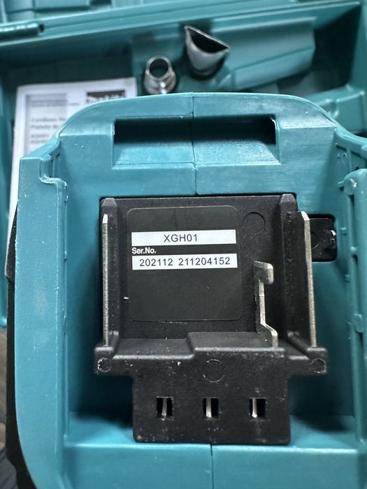 Акумуляторний будівельний фен Makita XGH01 18v