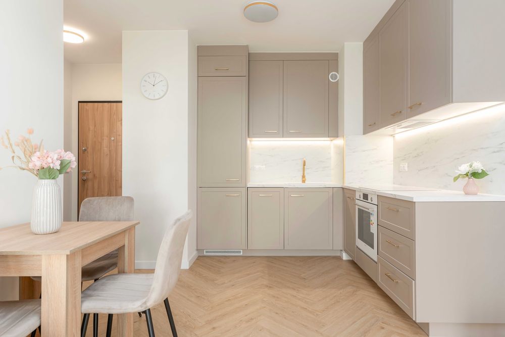 Sprzedam Bezpośrednio -Wyjątkowe  Nowe (duży ogródek prawie 70 metrów)