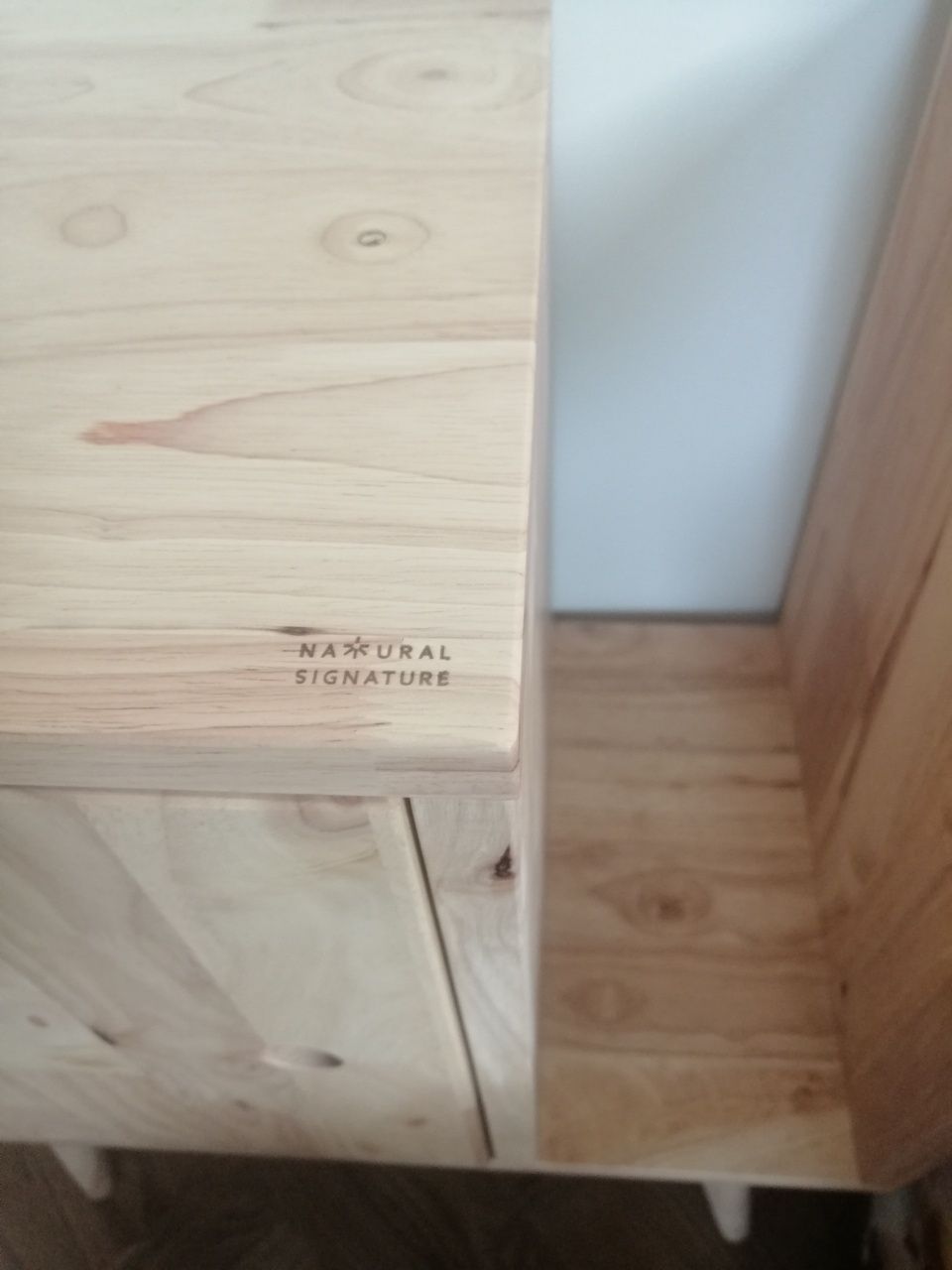 Szafka nocna szlachetne drewno kauczukowe