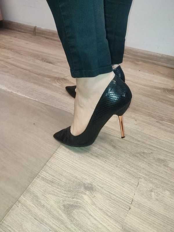 buty na obcasie rozm. 37 firmy Reserved