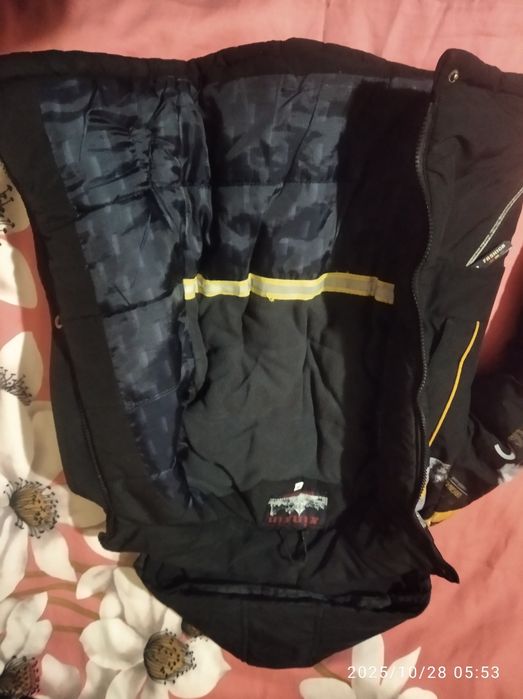 Детская теплая куртка рост 86 см новая на замке и кнопках