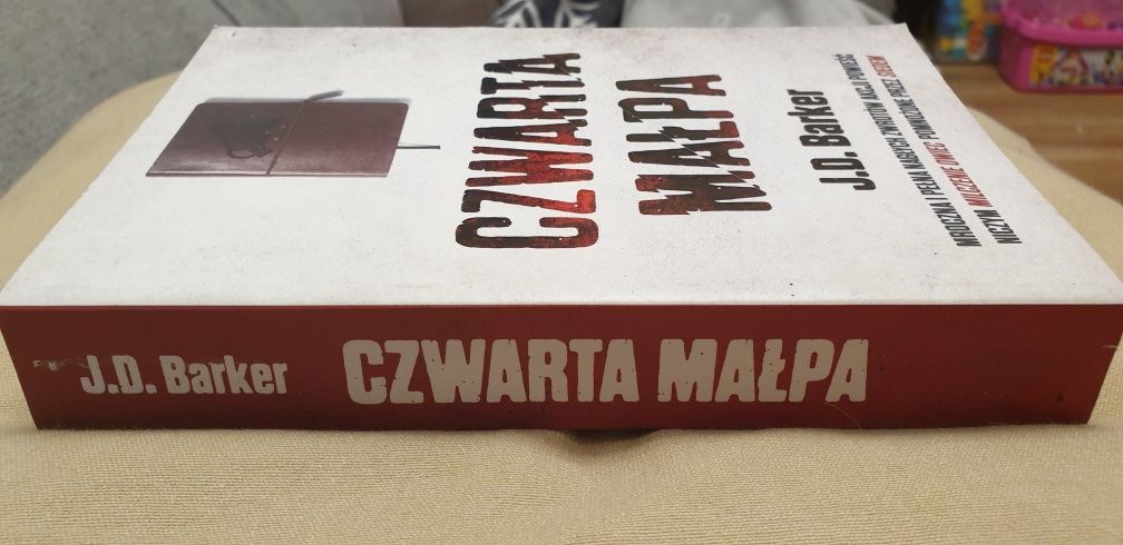 Czwarta małpa. J.D. Barker