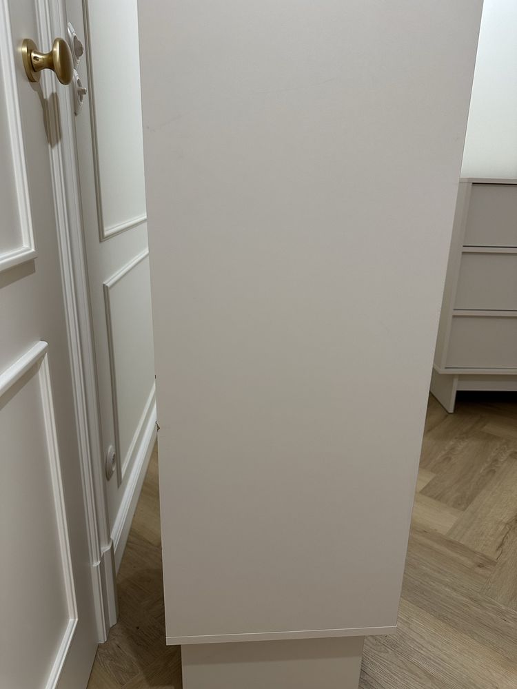 Słupek i komoda, zestaw mebli japandi wysokosc 210 cm