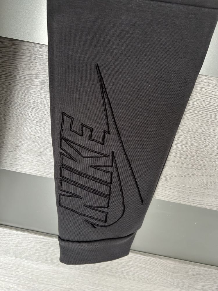 Spodnie dresowe Nike rozmiar 164