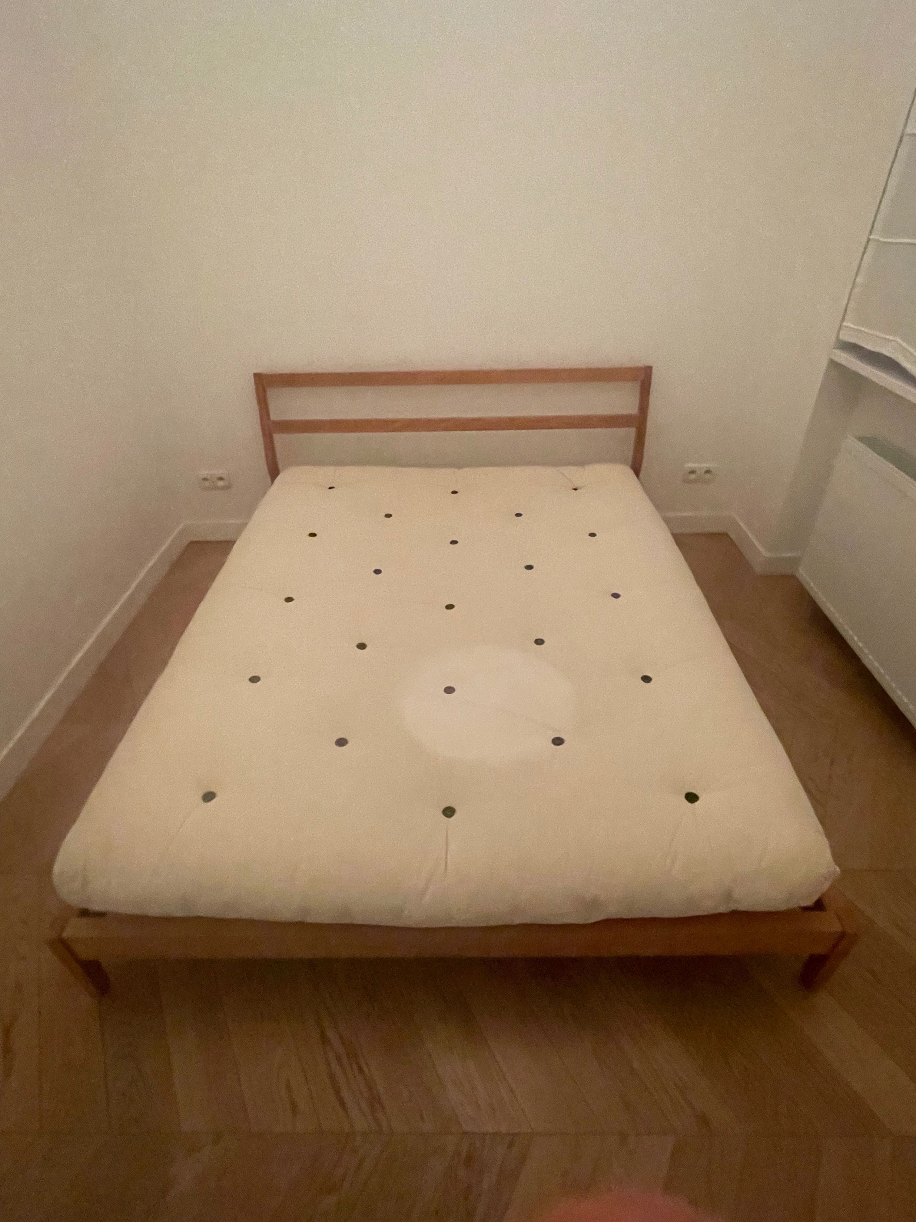 Łóżko z wezgłowiem podwójne duże 163 x 200. Debowe. Muji.