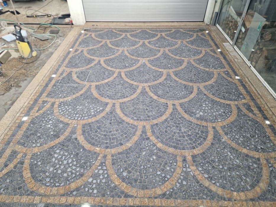 Pavimentações em calçada  (granito) natural