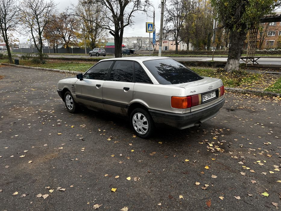 В продаже ауди 80 на полному ходу
