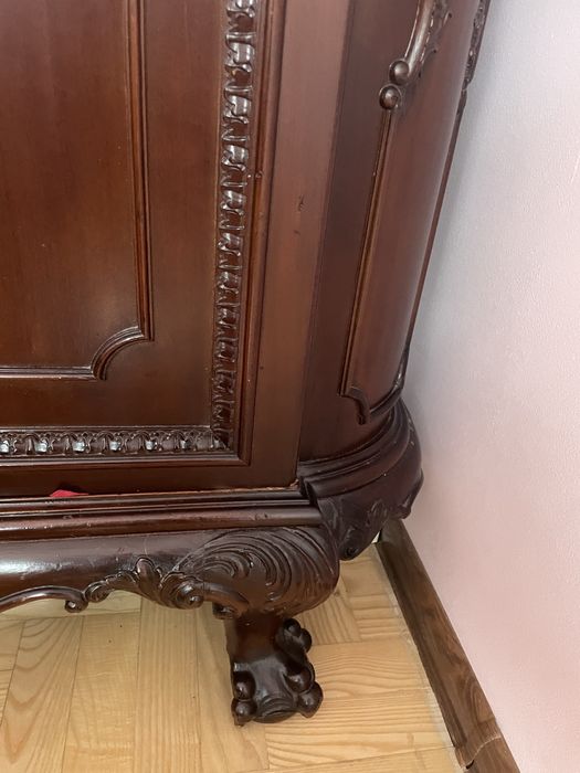 Komoda , bielizniarka z drzewa.