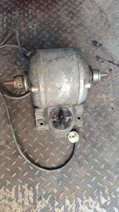 Мотор 40 кг.+Мотор,1500 та 6000 оберти з двохстор 220 В.