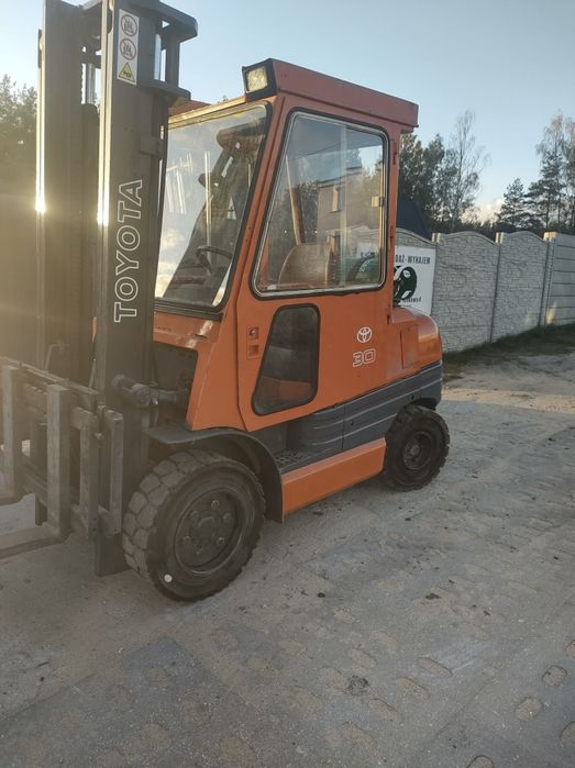 Toyota 6Fg30 wózek widłowy przeue boczny