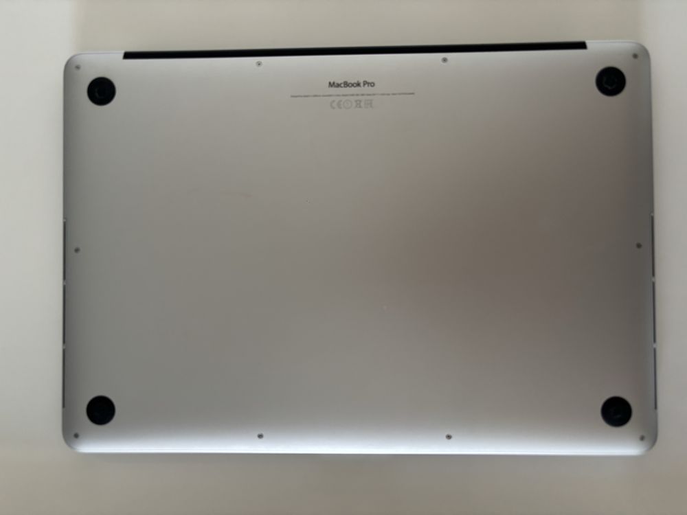 Apple MacBook Pro 15” Retina i7 2.2 GHz 256 SSD świetny komputer