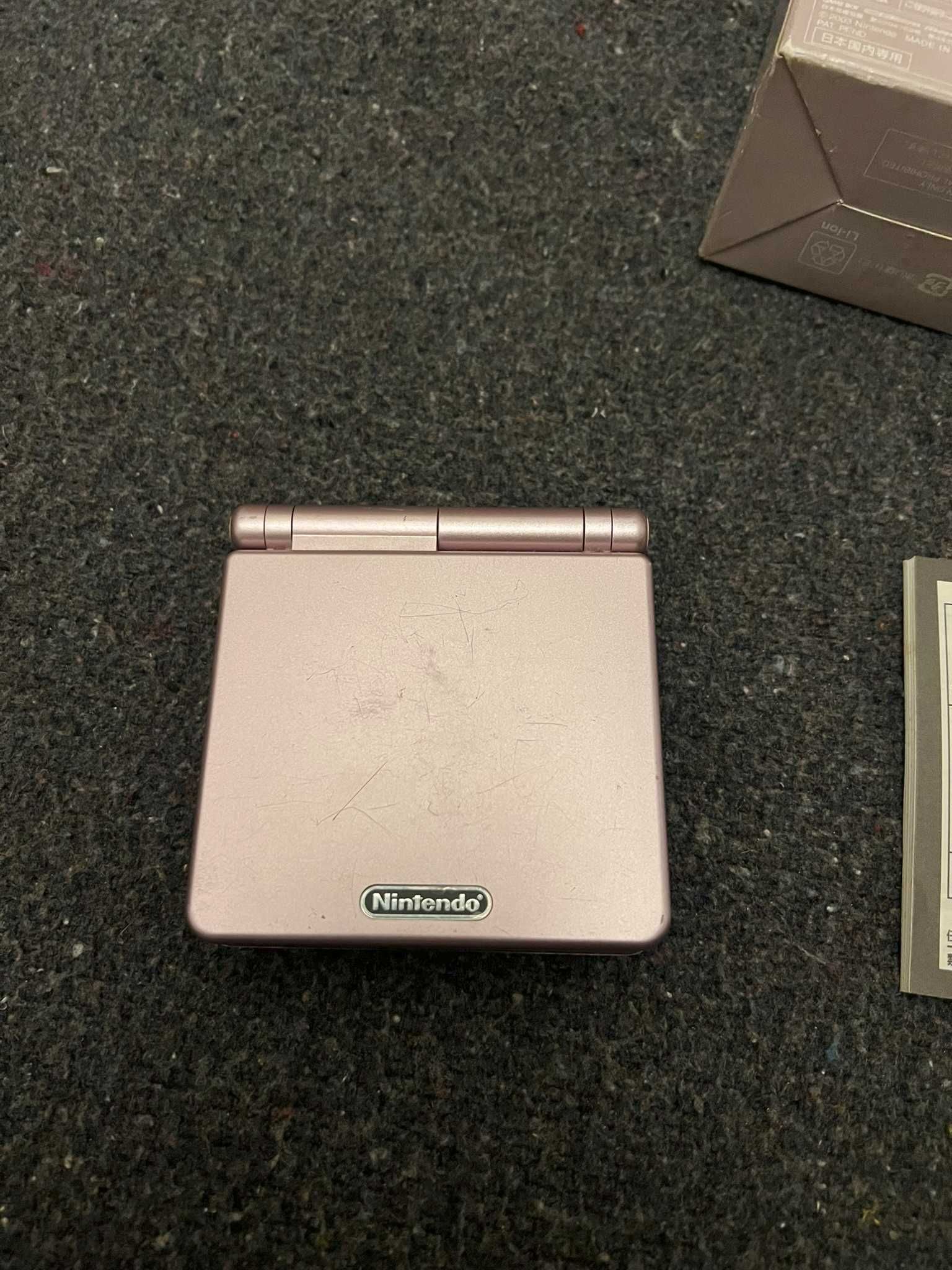 Nintendo GameBoy Advance SP com caixa