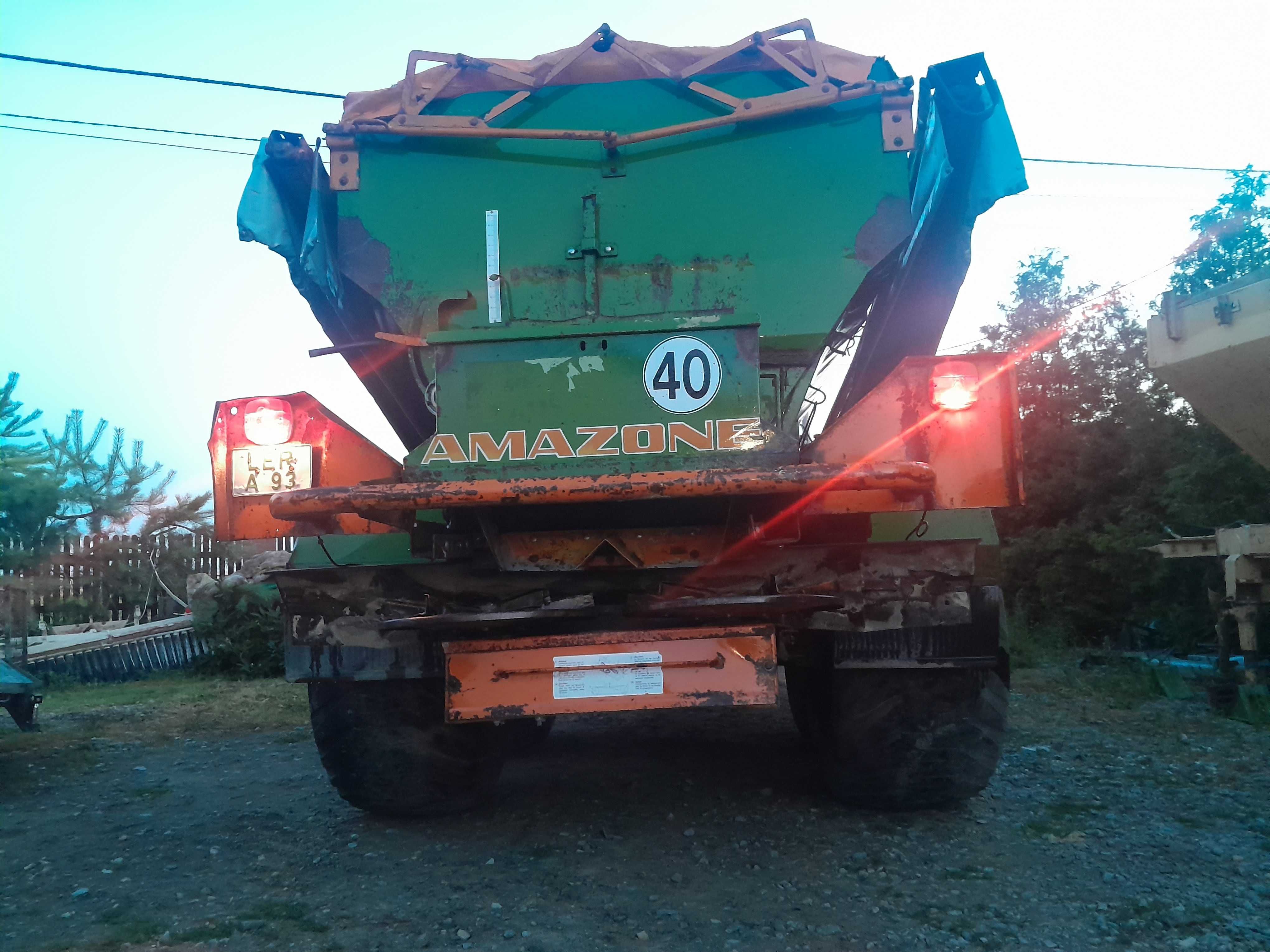 Rozsiewacz wapna Amazone ZG-B 16001T