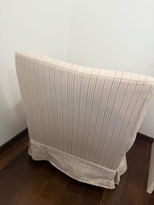 Cadeirão com almofada incluída