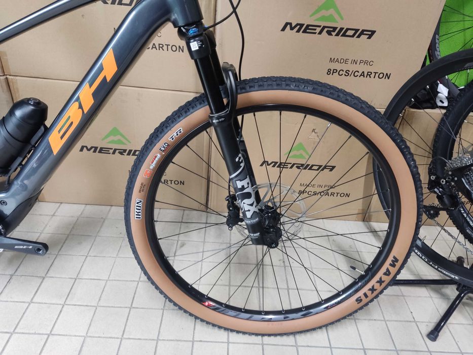 Bh core elétrica exposição