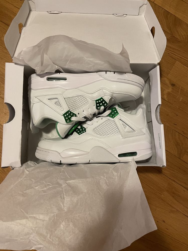 Jordan 4 metalic green