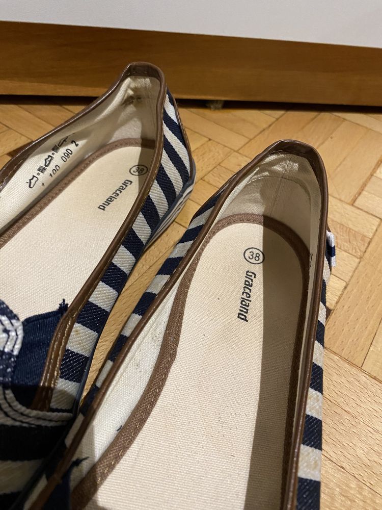 Espadryle półbuty wsuwane paski granatowe Deichmann trampki 38