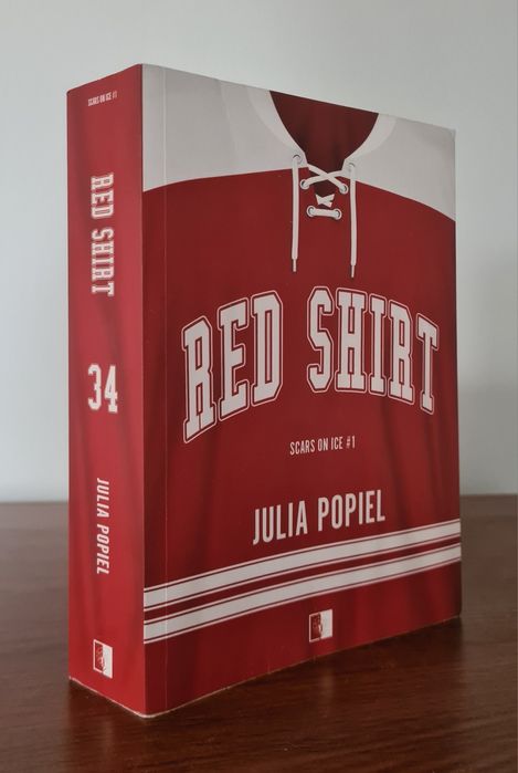 Red shirt - Julia Popiel