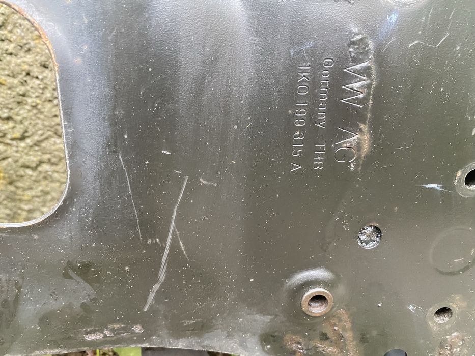 Балка передньої підвіски підрамник для Volkswagen Caddy Skoda 2012р