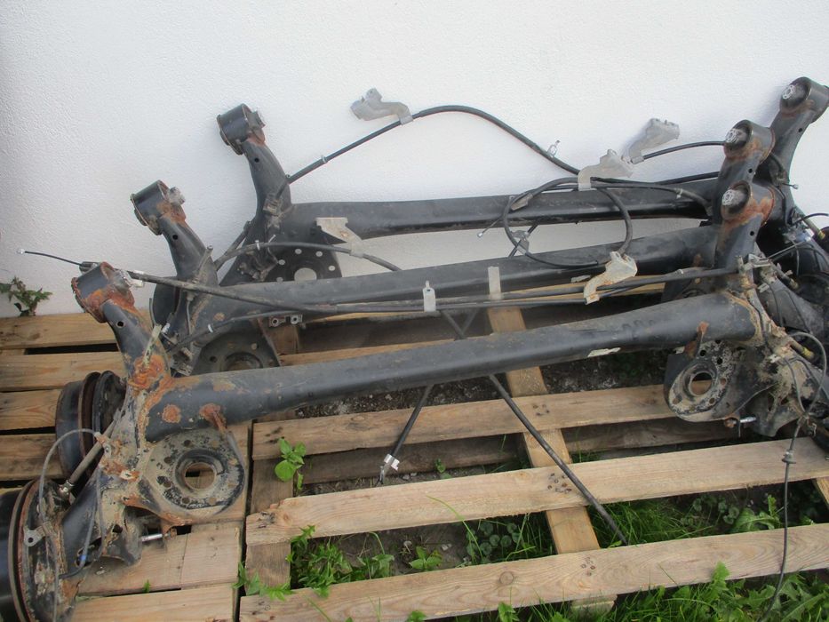 Toyota Yaris Belka Tylna/ BĘBNY/