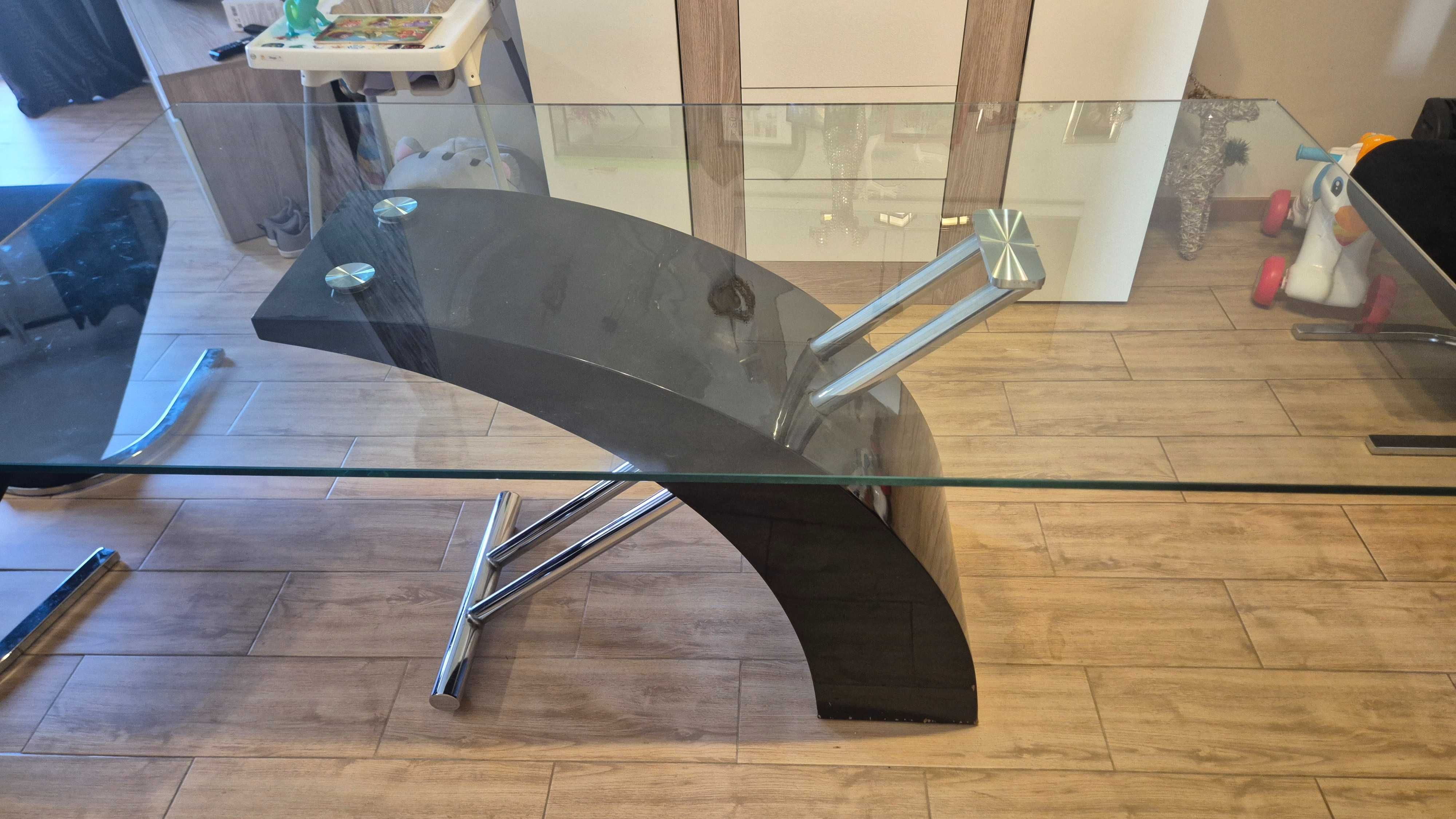 Mesa de jantar em vidro com 6 cadeiras